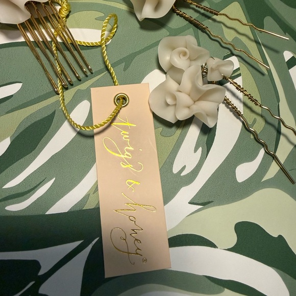 Twigs & Honey Elegant Cream Floral Hair Accessories - Picture 2 of 6